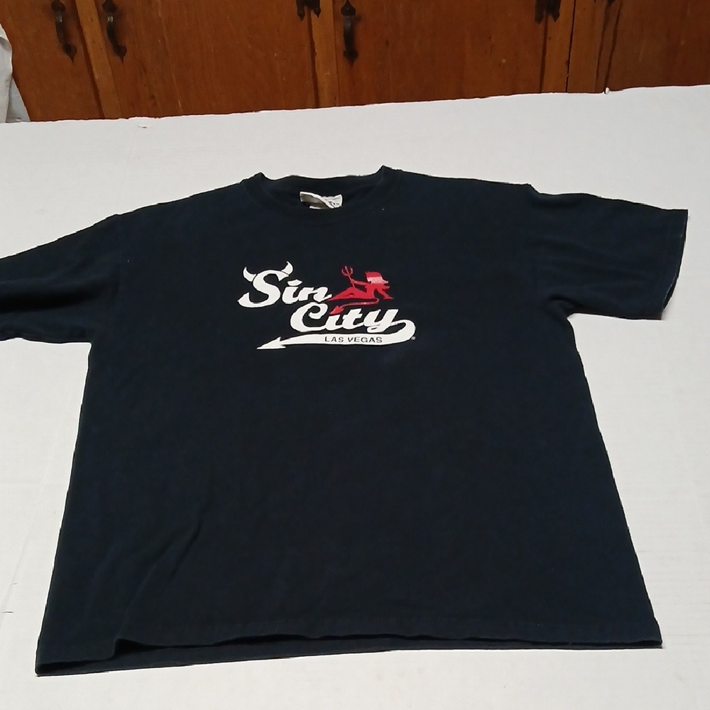 The Strip Las Vegas Sin City Sexy Devil Girl Graphic Tee Black T-Shirt Size M